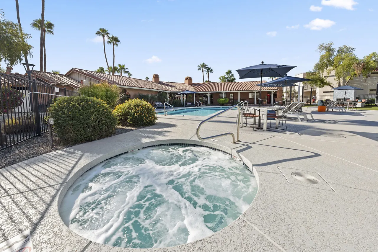 Genoa Lakes Apartments