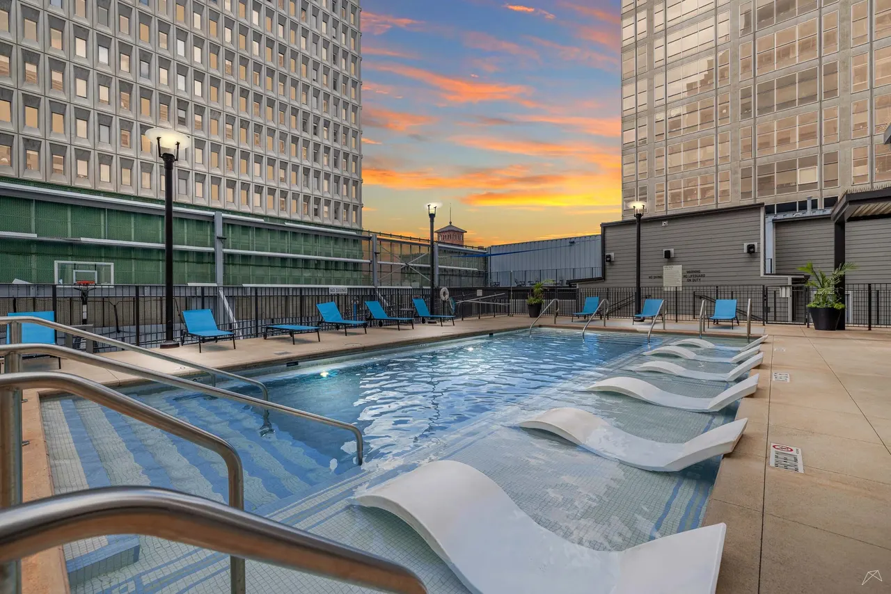 Commerce Tower Apartments
