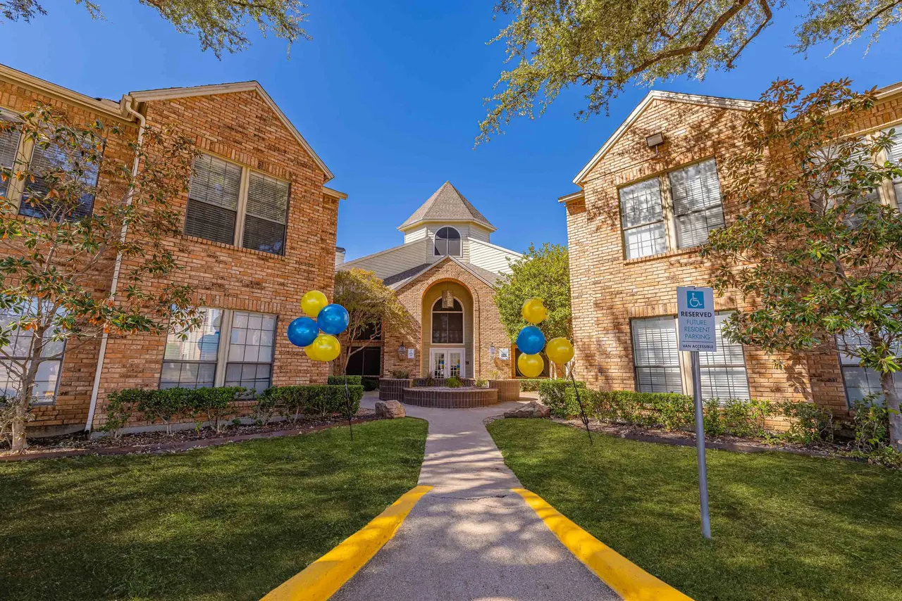 Arlington Hills Apartments & Townhomes