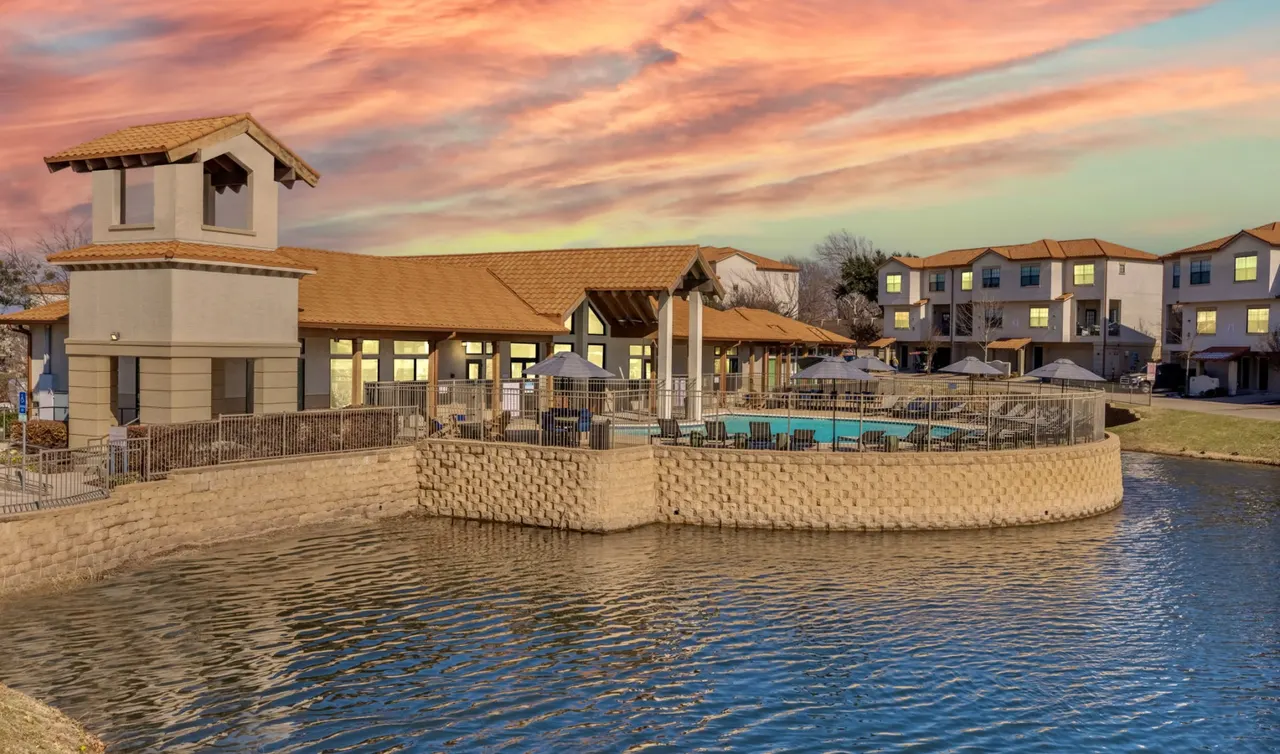 Carriage Homes on the Lake