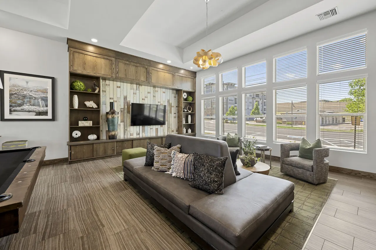 HiLine at Littleton Commons Apartments