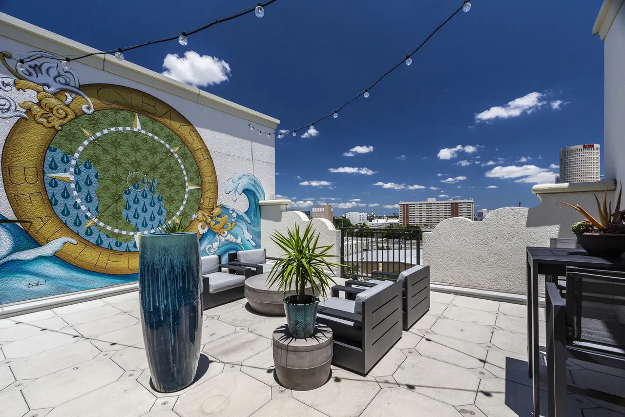 2 Bayshore Luxury Waterfront Apartments