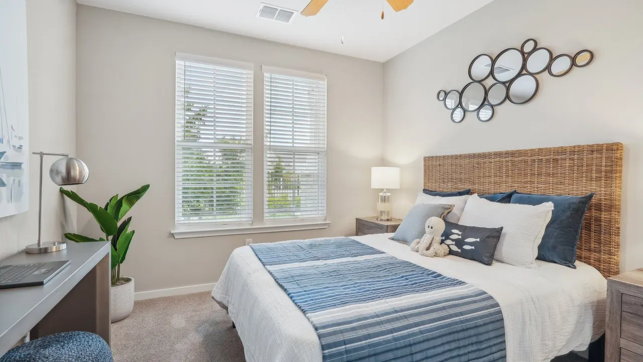 Springs at Daniels Parkway Apartments