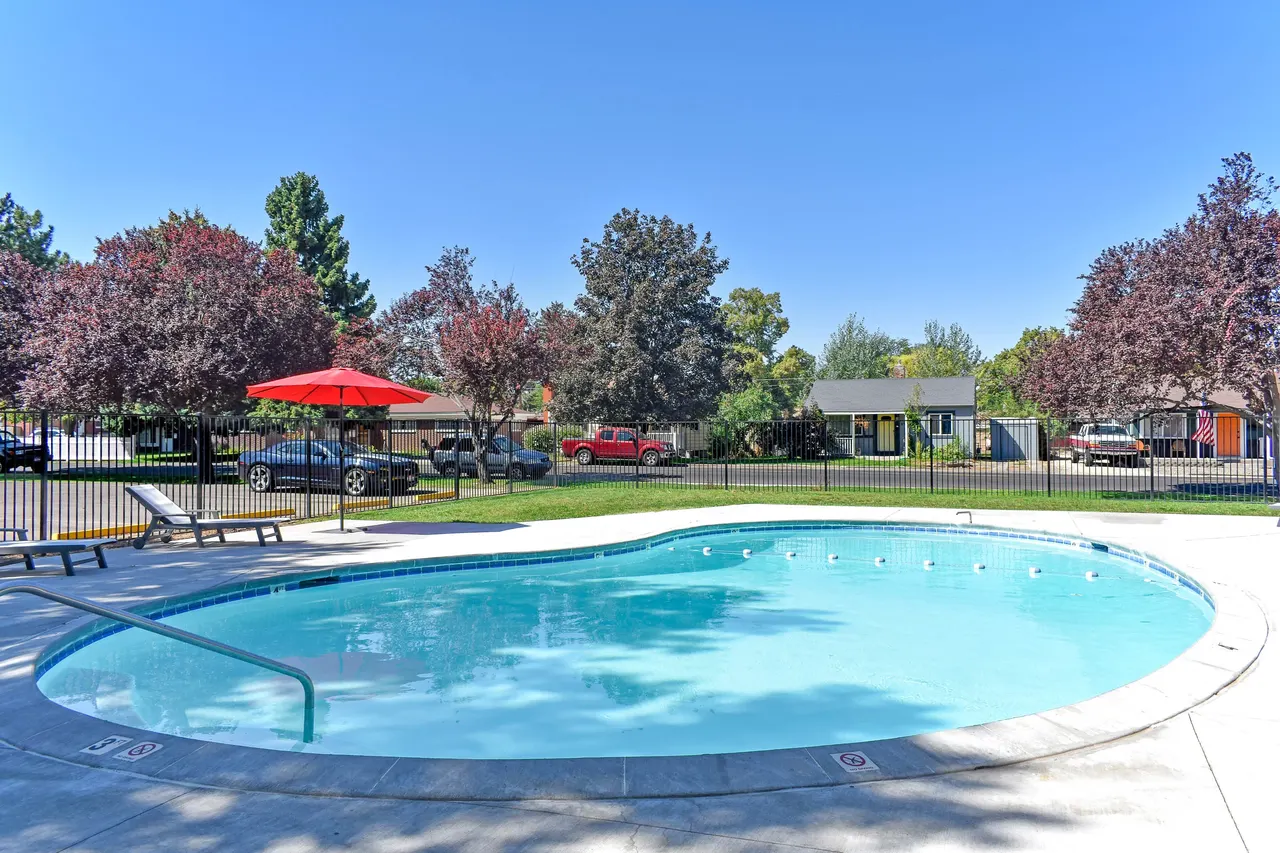 Laurel Park Apartments
