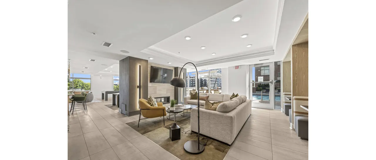 The Mint 425 Apartments