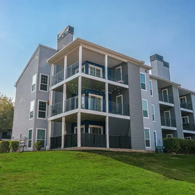 Lexington Hills Apartments