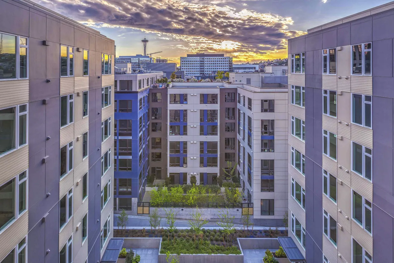 Lakeview Apartments