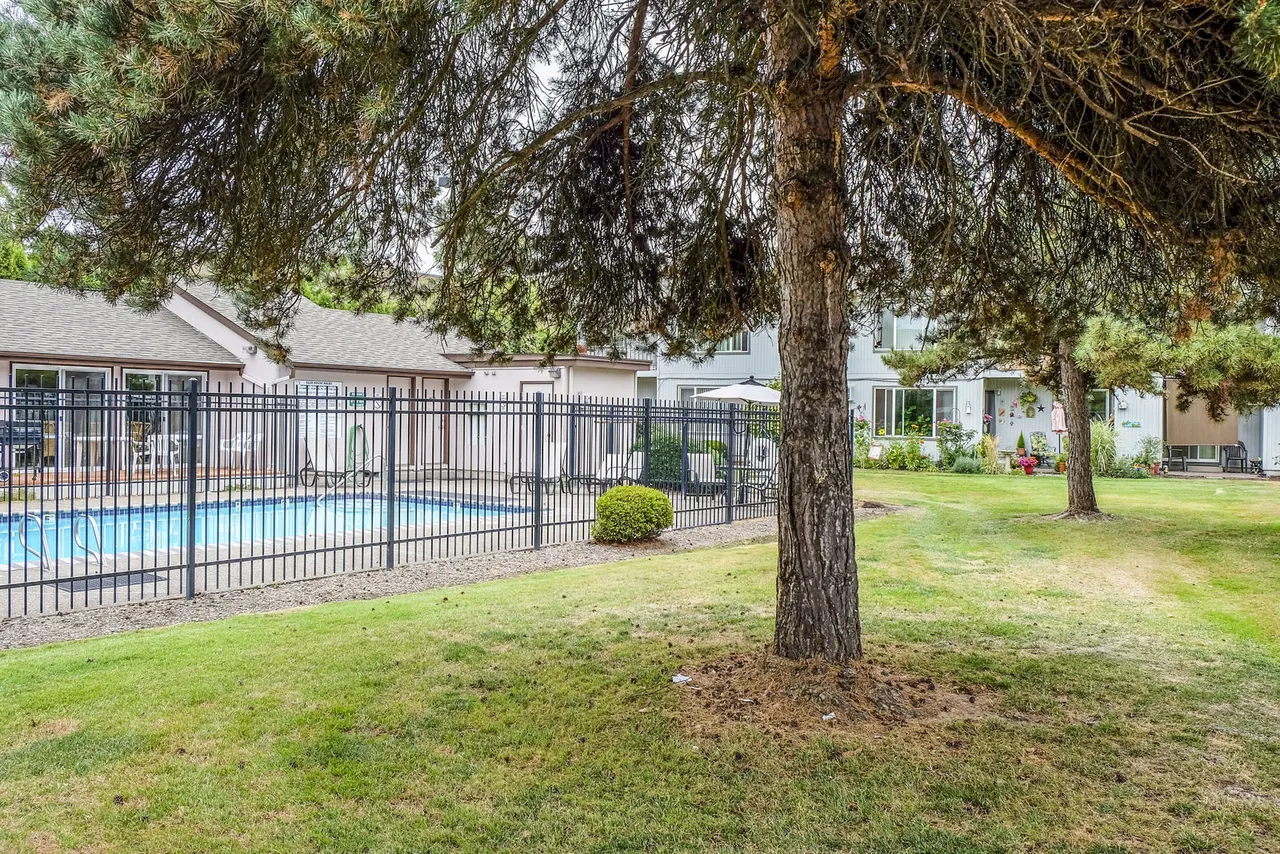 Meadowlawn Apartments
