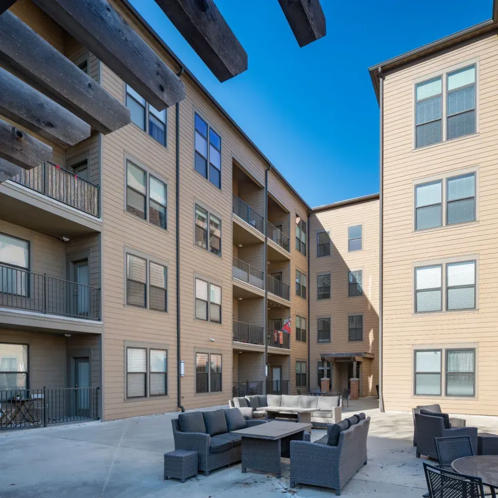 Oaks Centropolis Apartments