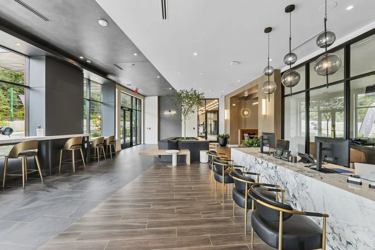 Alta New Carrollton