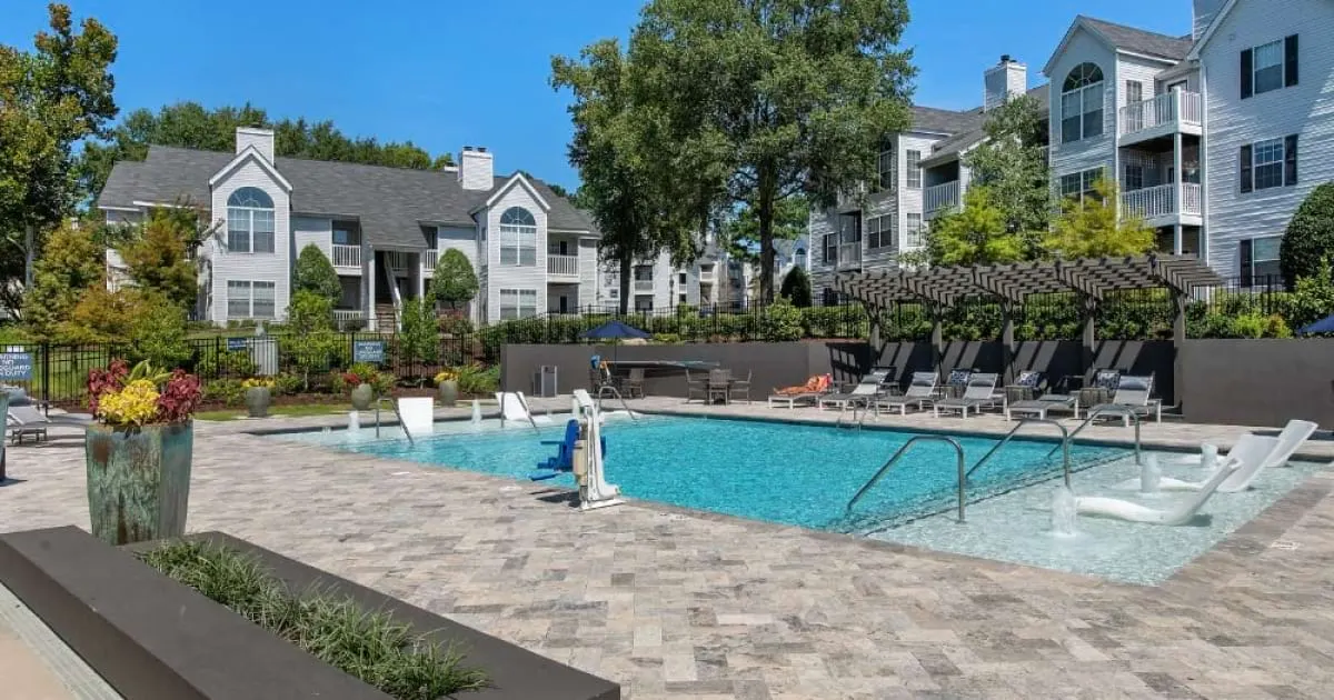 Hunt Club Apartments by Cortland