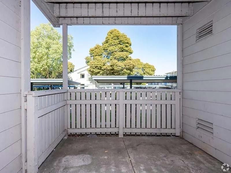 Seabreeze Apartment Homes