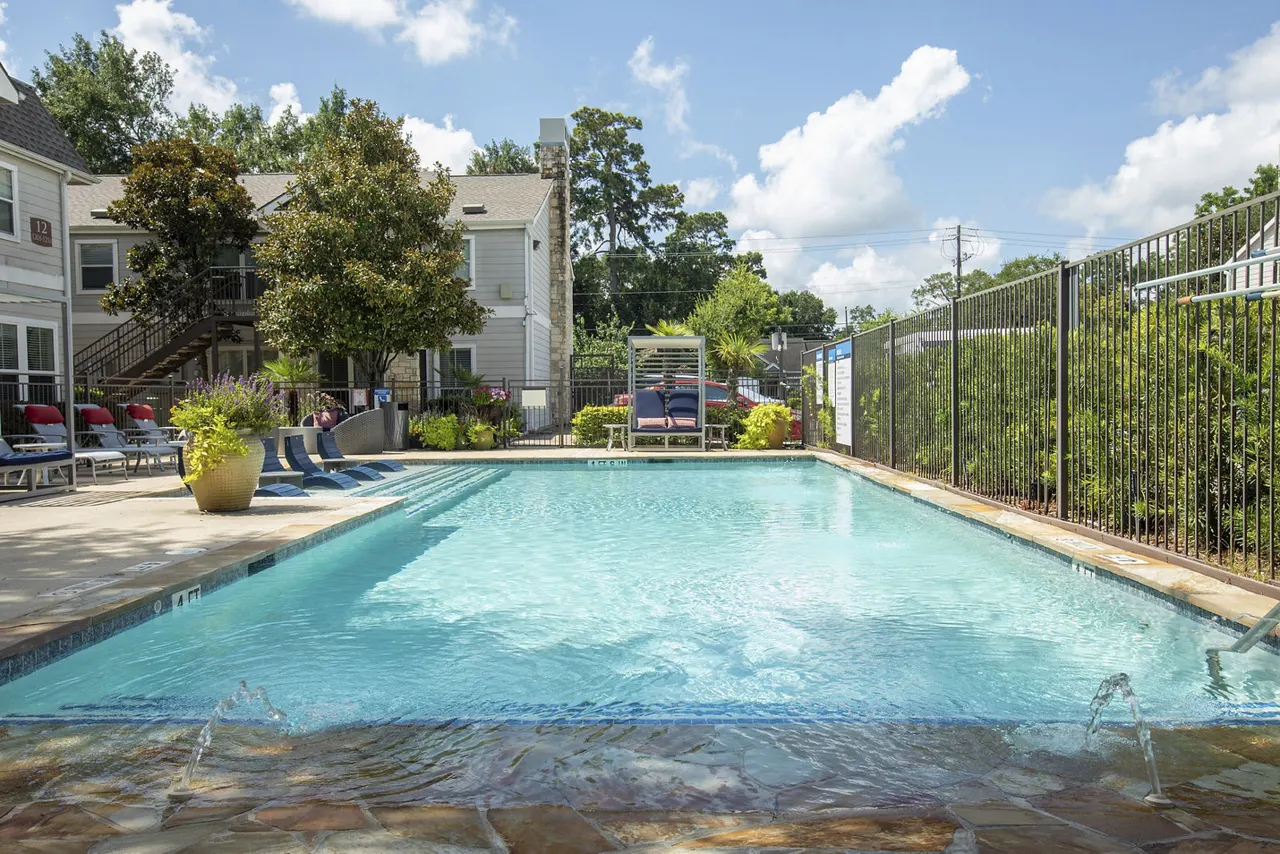 Reserve at Garden Oaks Apartments