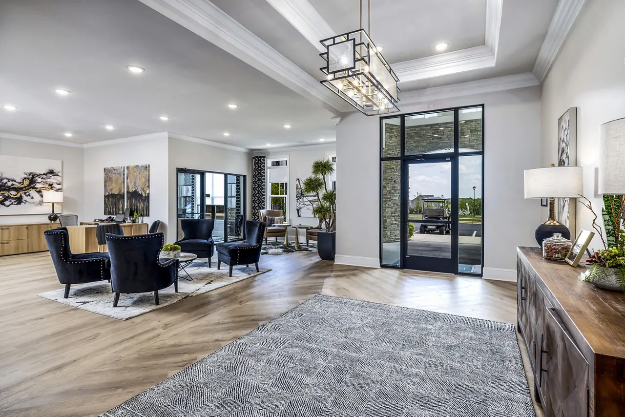River Oaks Landing