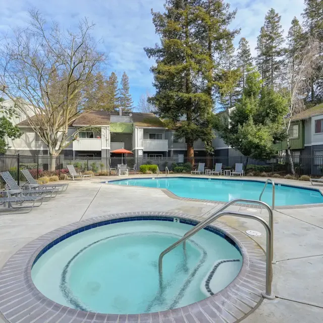 Oak Pointe Apartments