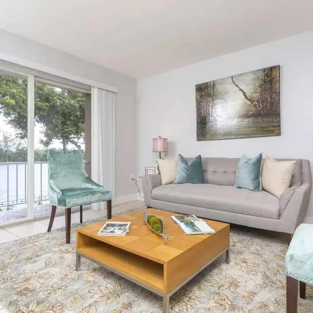 Lake House Apartments