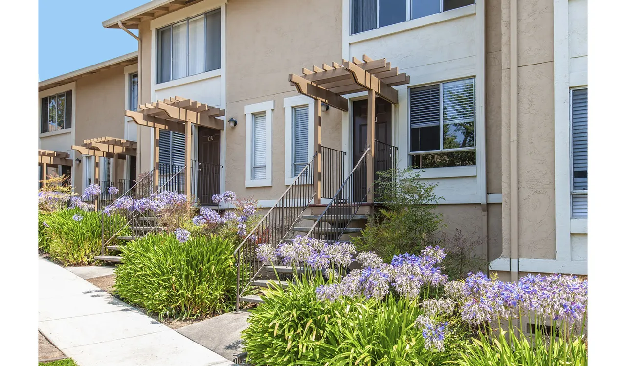 Landing at Capitola Apartments