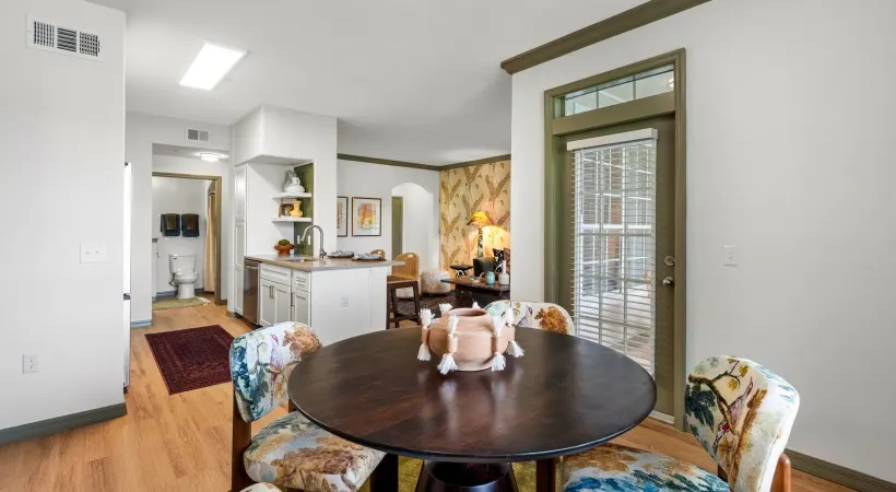 The Lodge at Lakecrest Apartments