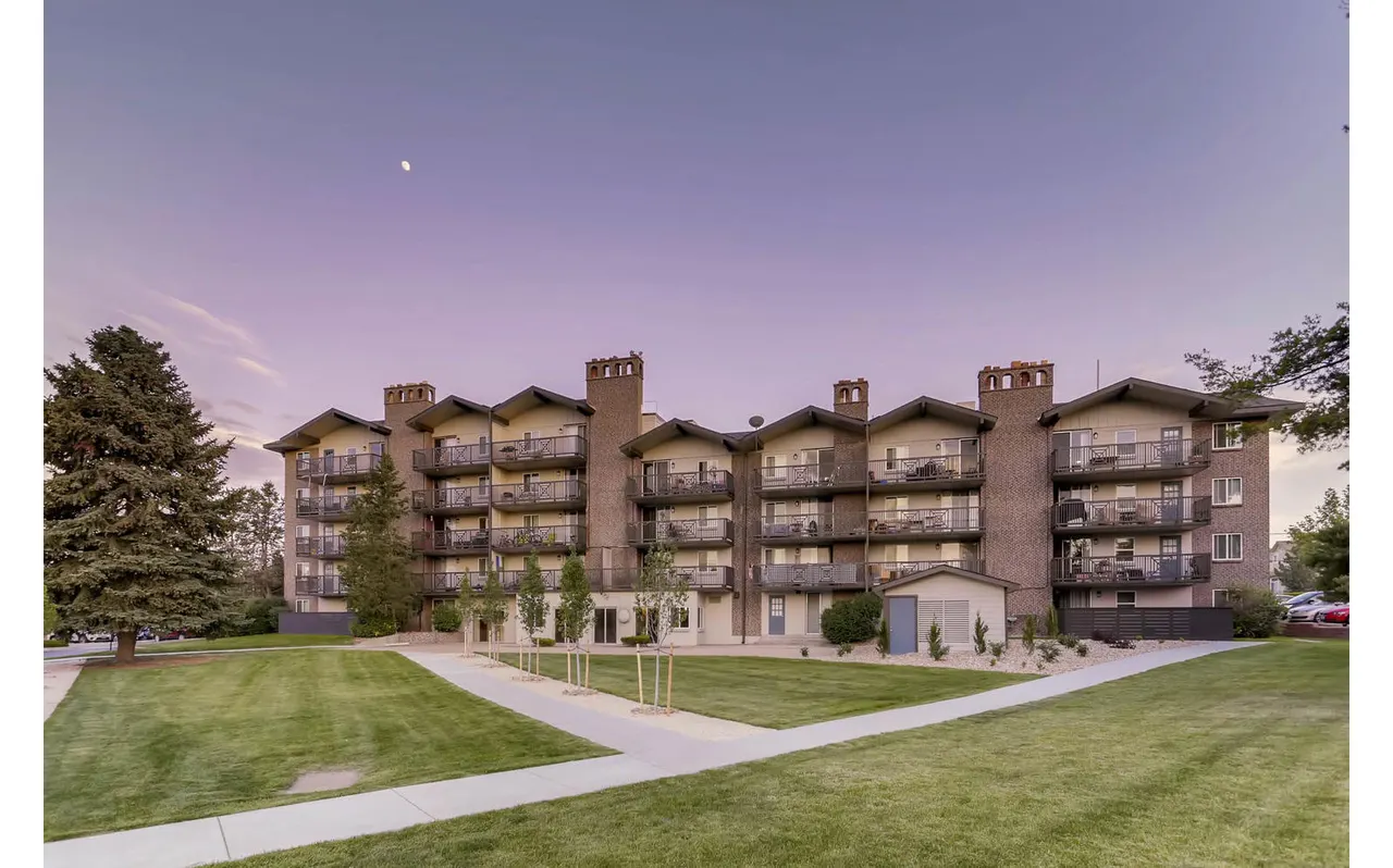 The Lodge Apartment Homes