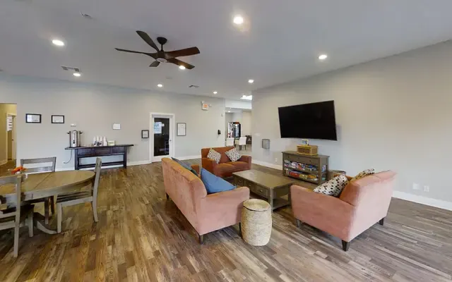 Lake Tonopah Apartments