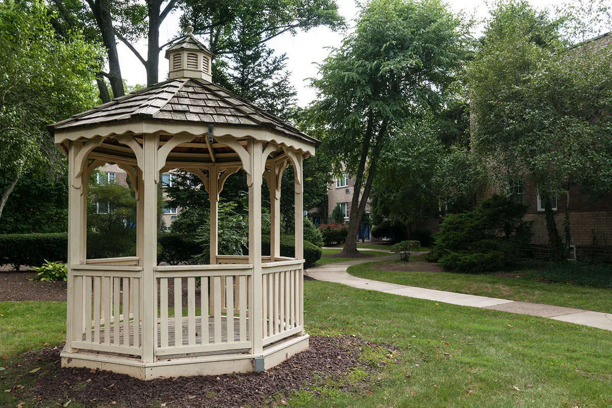 Merion Court Apartments