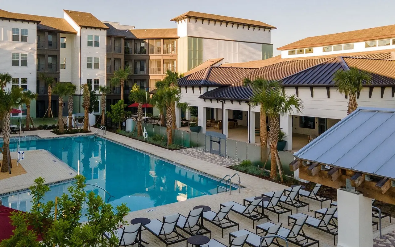 Calirosa Active Adult Apartments