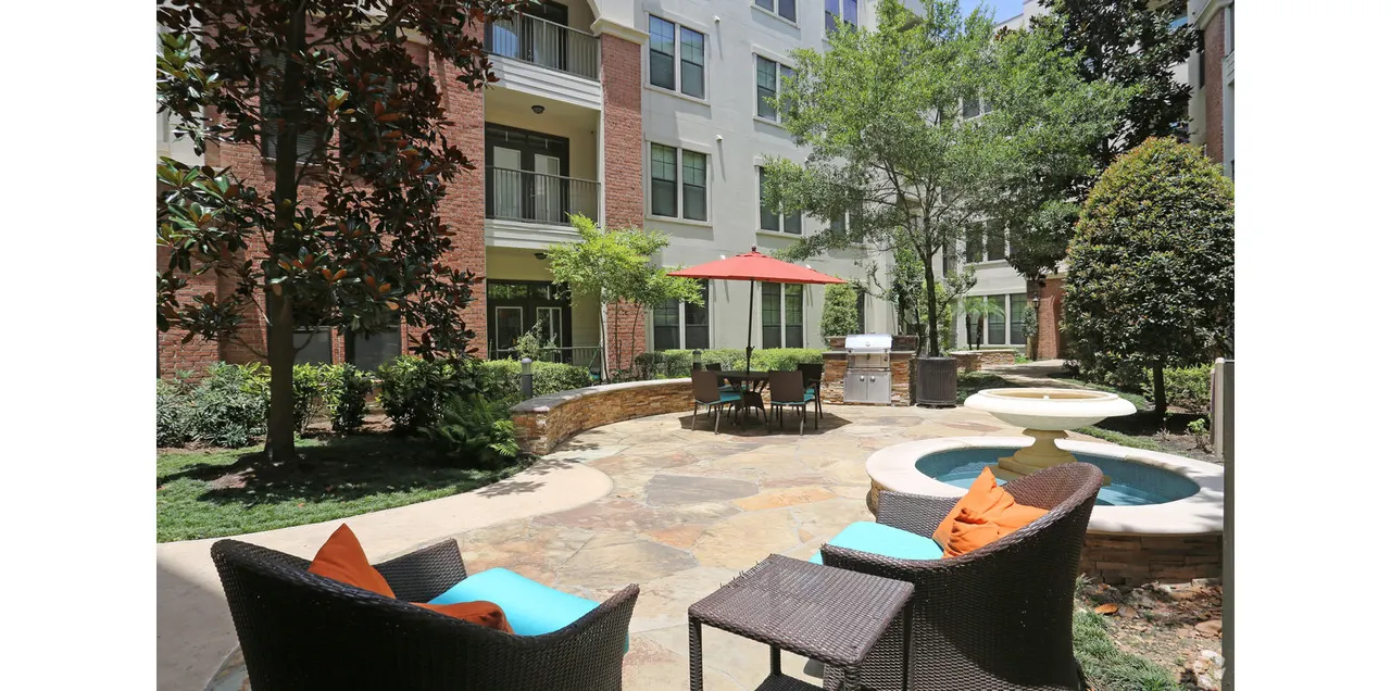 Braeswood Place