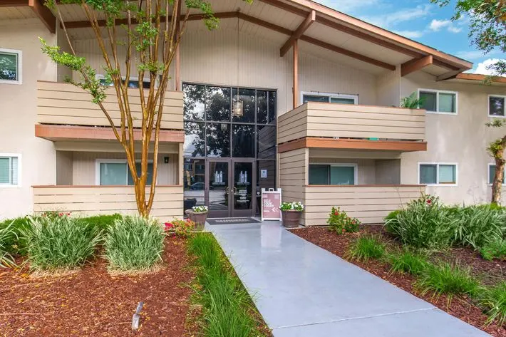 Ladera Woods Apartment Homes