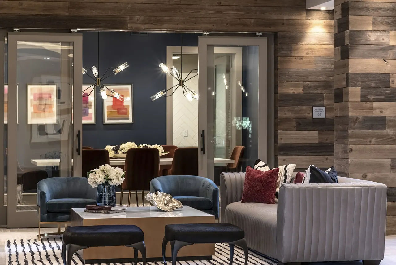 Luxe At Mile High