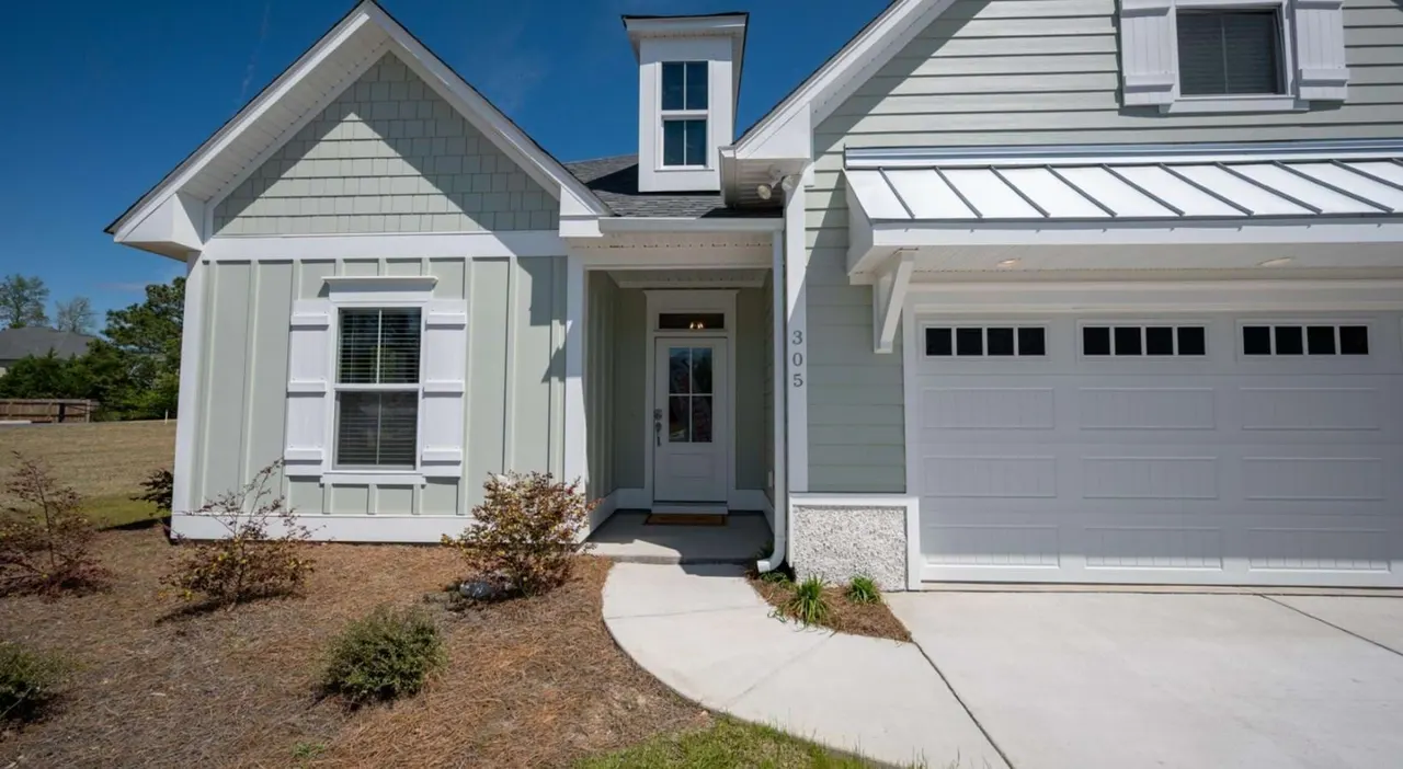 Beaumont Oaks at Porters Neck Apartments & Townhomes