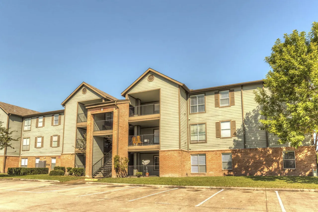 Windcrest on West Road Apartments