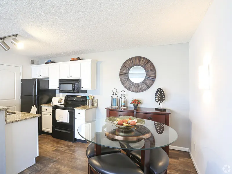 Pinegate Apartments
