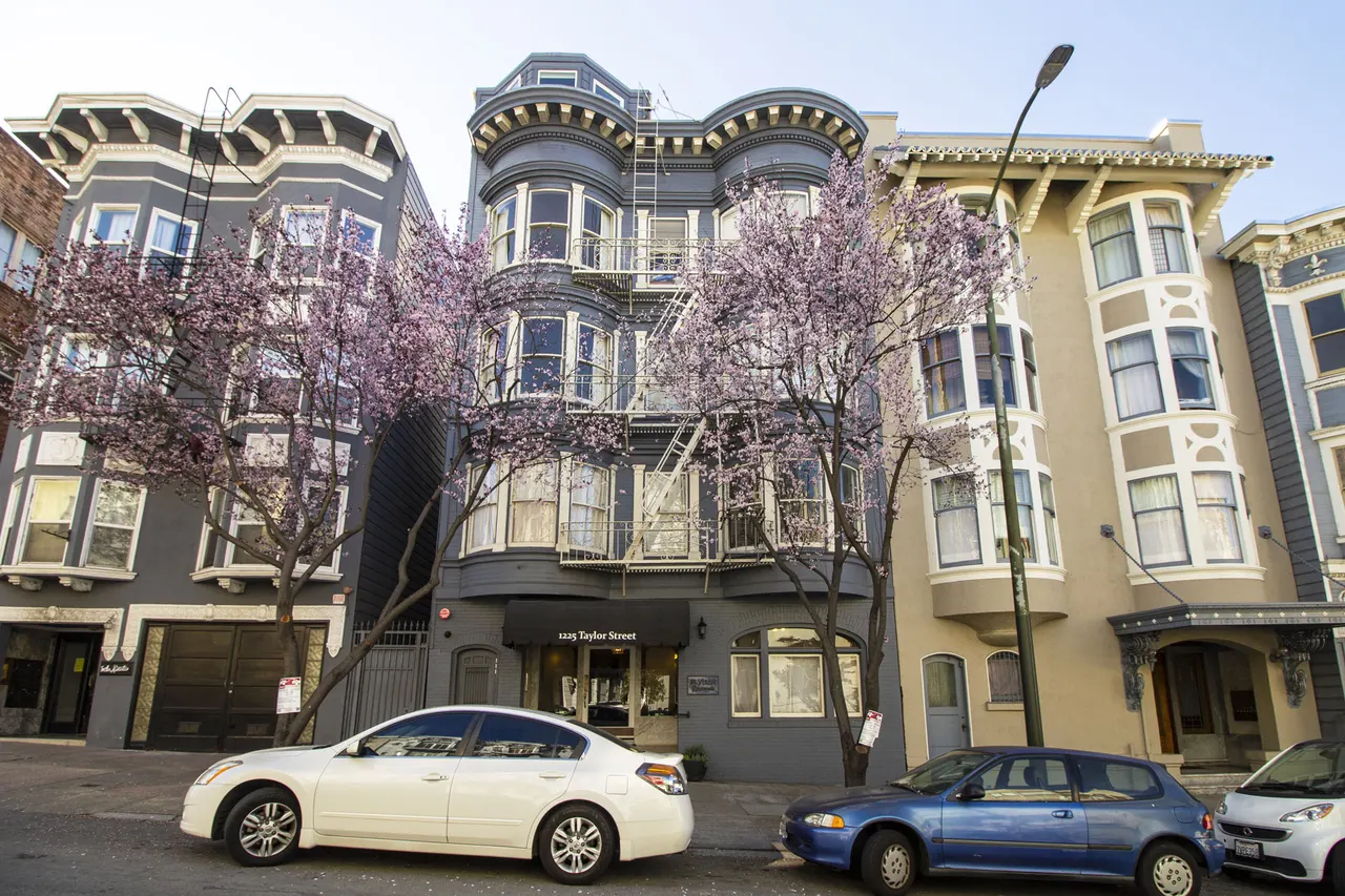 1225 Taylor Apartments