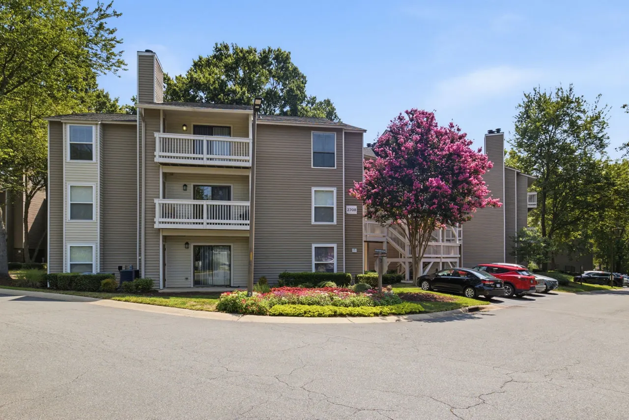 Sardis Place at Matthews by Cortland