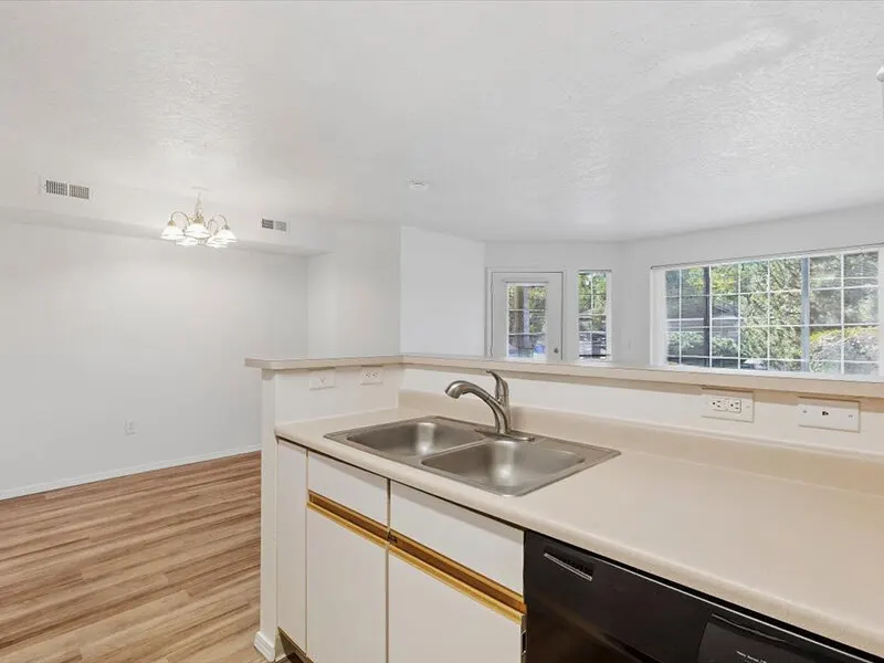 Shaw Mountain Apartments