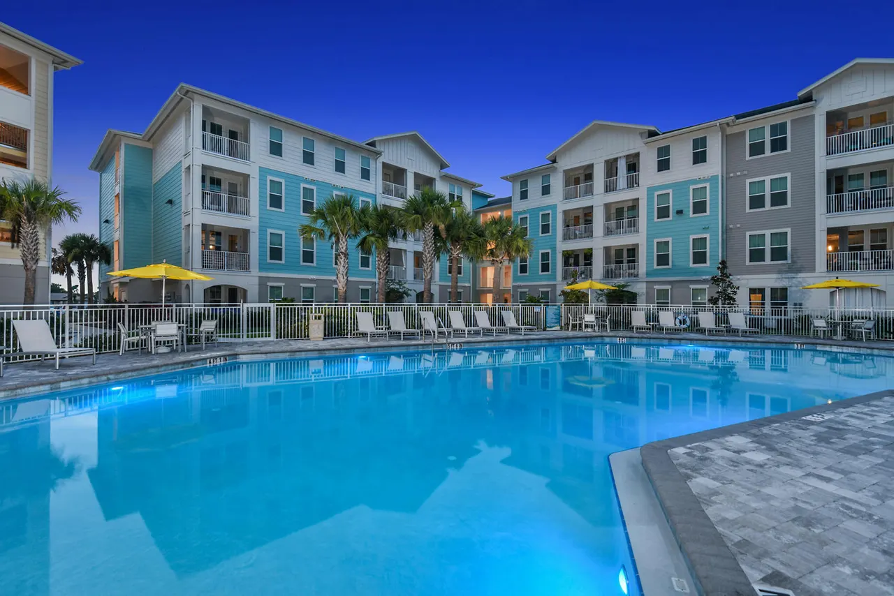Isla Apartments