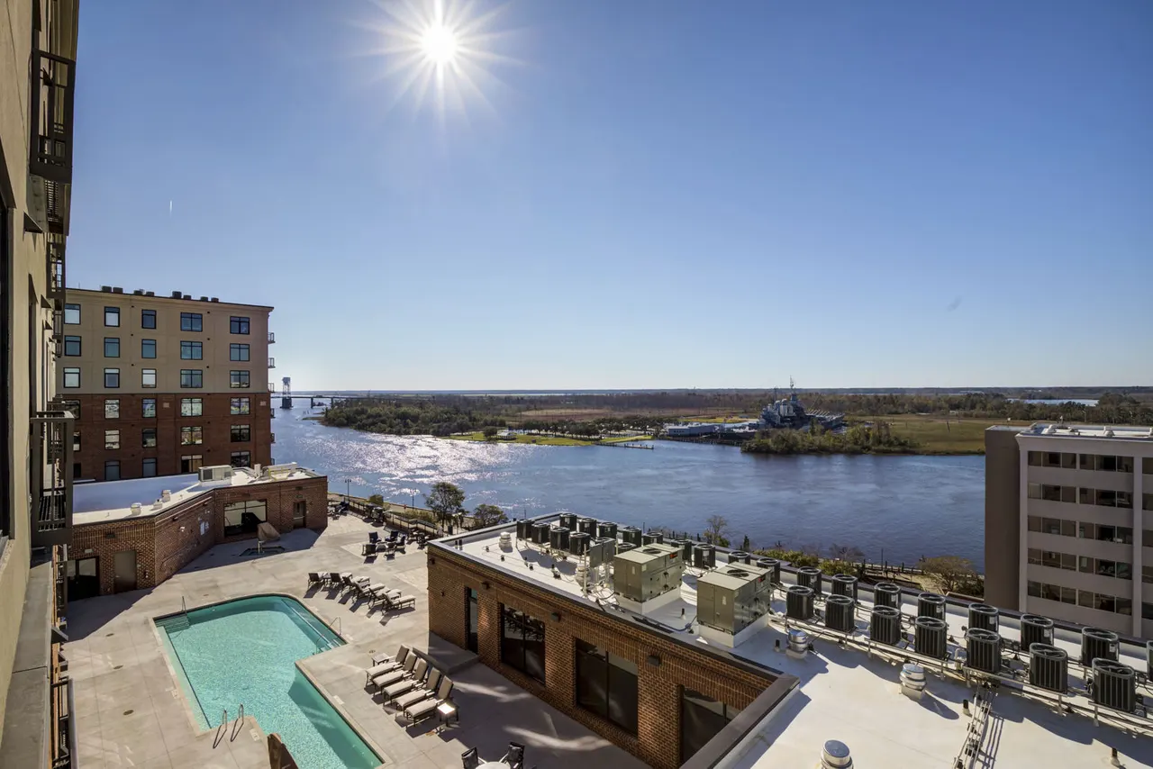 Overlook at River Place Apartments &amp; Condominiums