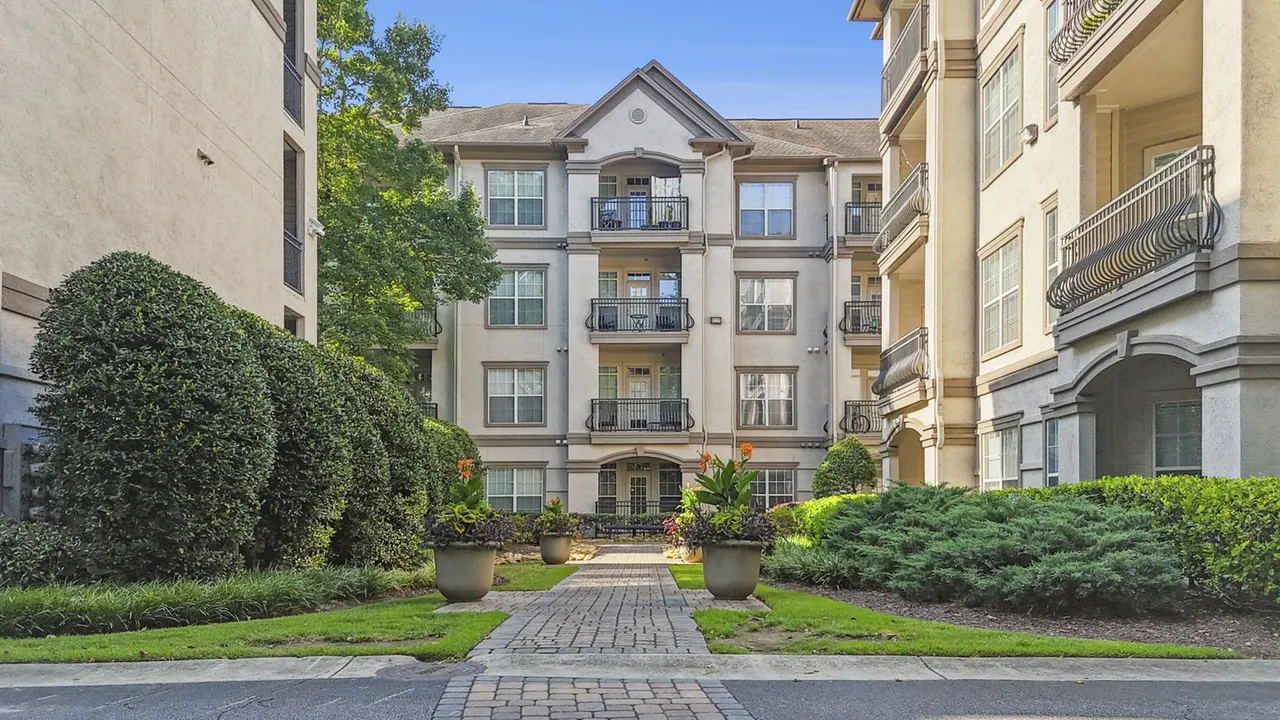 Avana Uptown Apartments