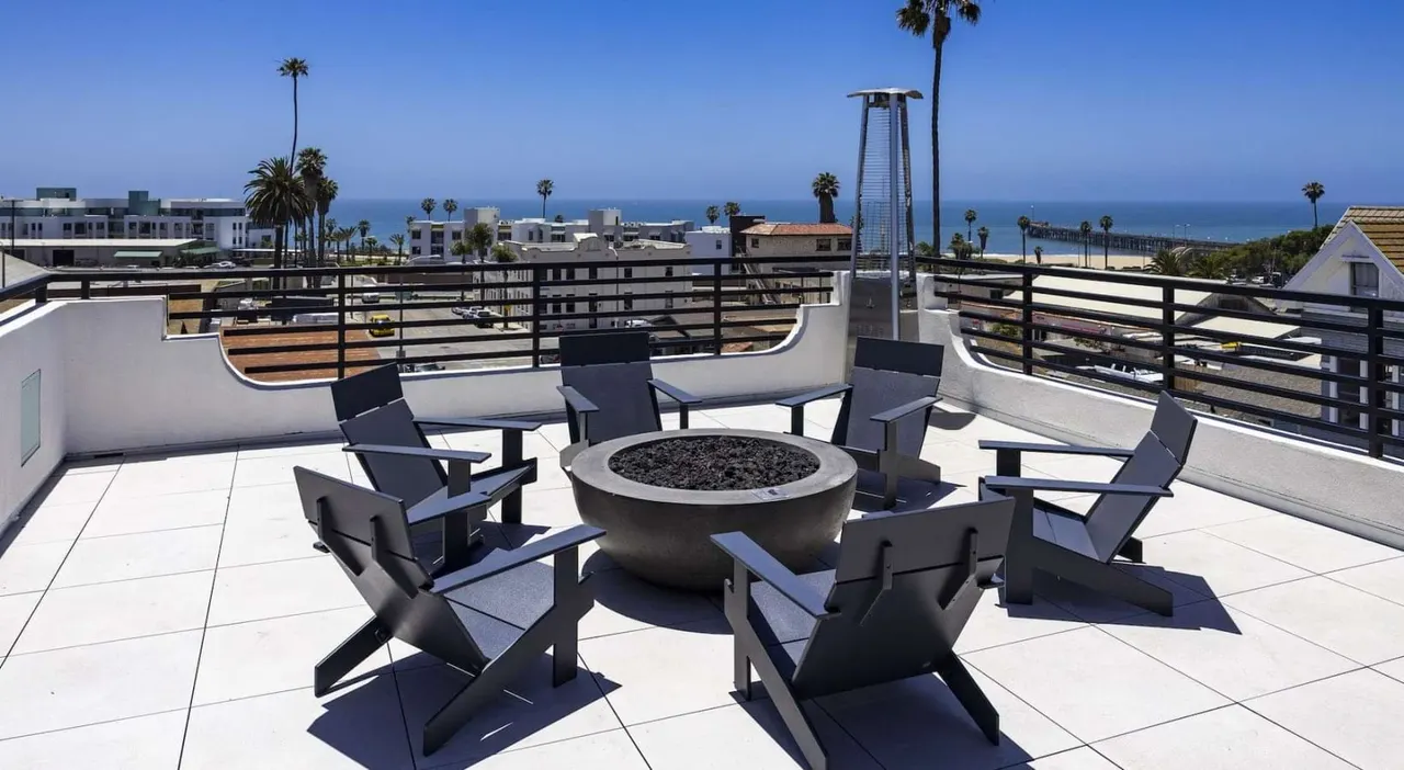 The Kalthom Building Apartments