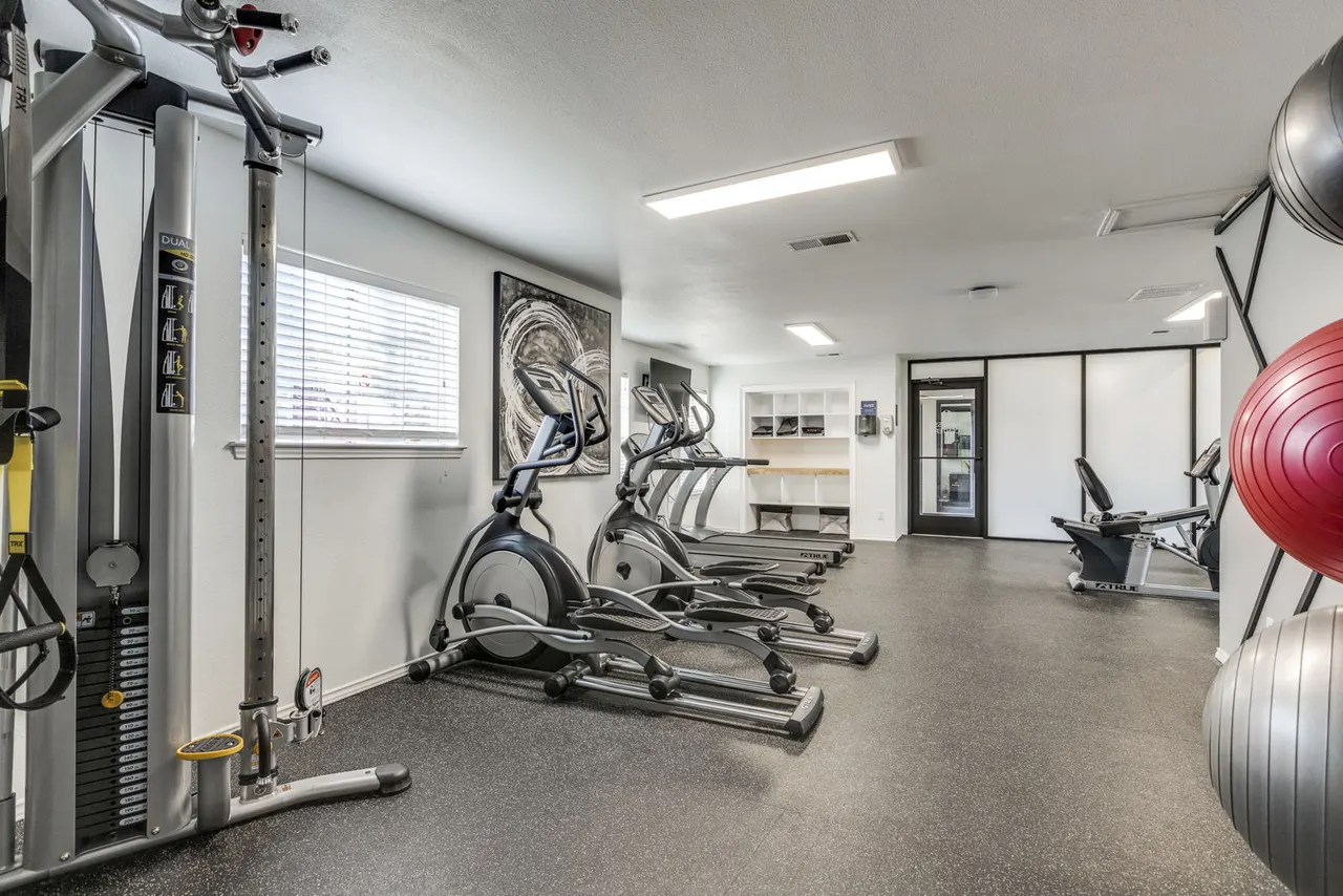 Oaklyn Apartments