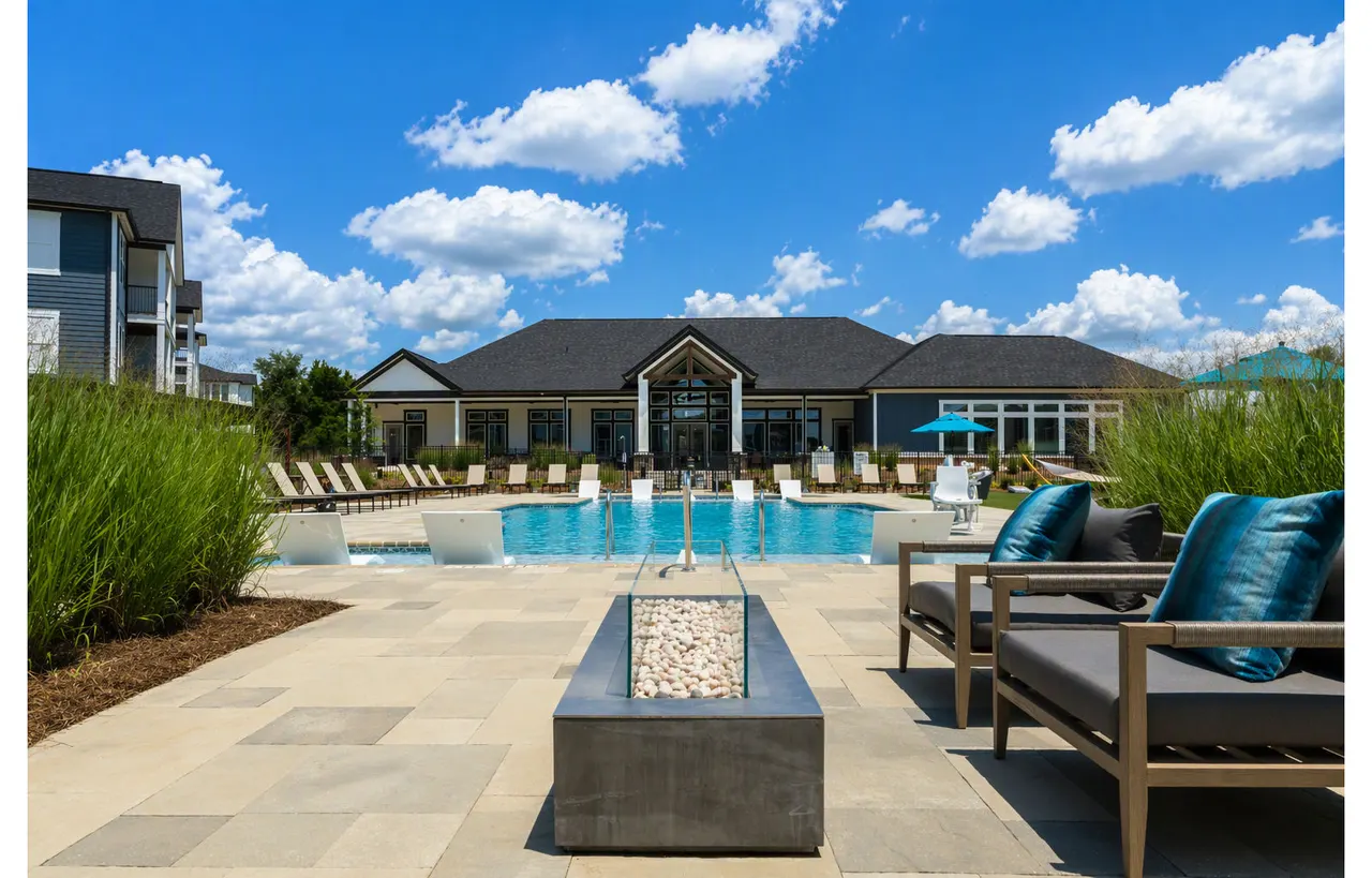 Easton at Mountain Island Apartments