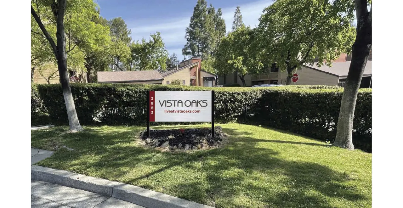 Vista Oaks