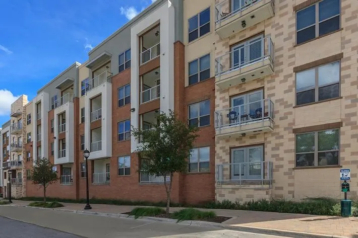 404 Border Apartments