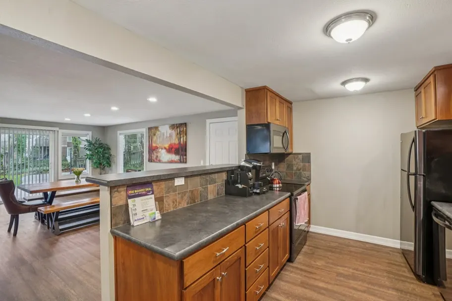 Barclay Square Apartments