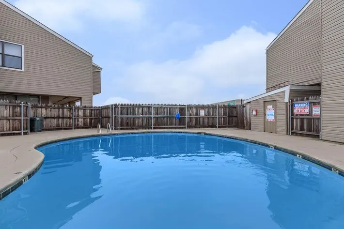 Lightning Creek Apartments