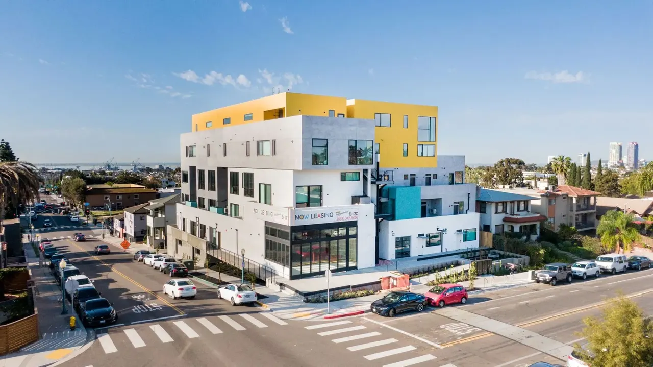 Buzz Golden Hill Apartments