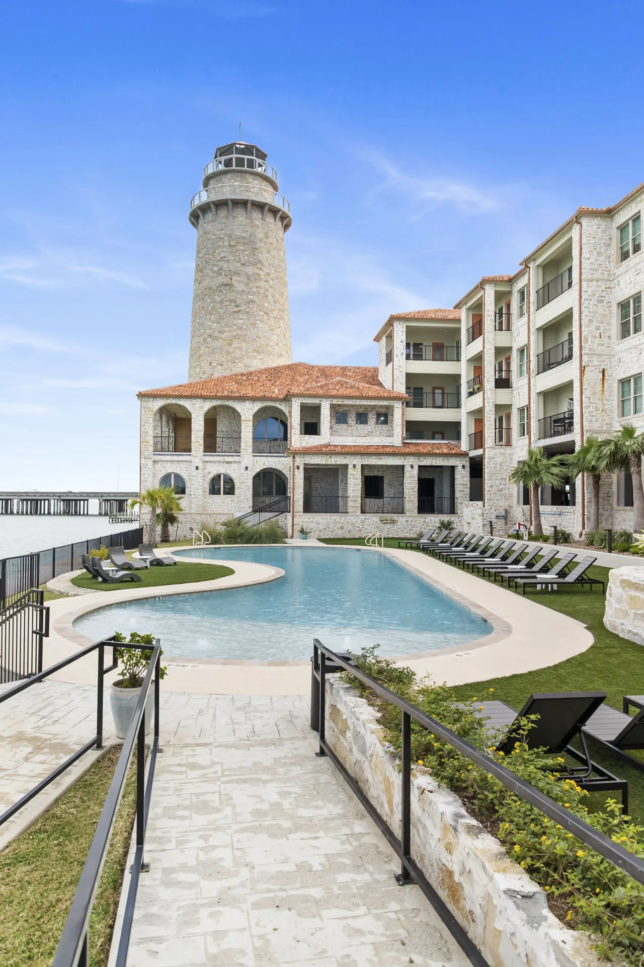 Lighthouse Pointe