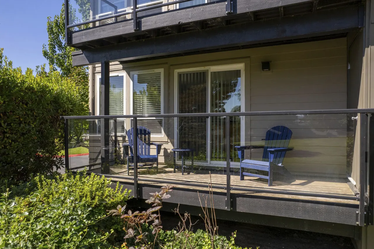 Sorrento Bluff Apartments
