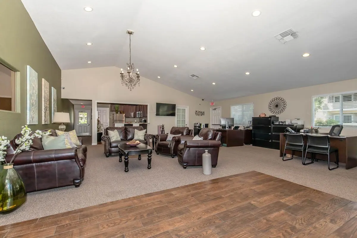 Peppertree Apartments