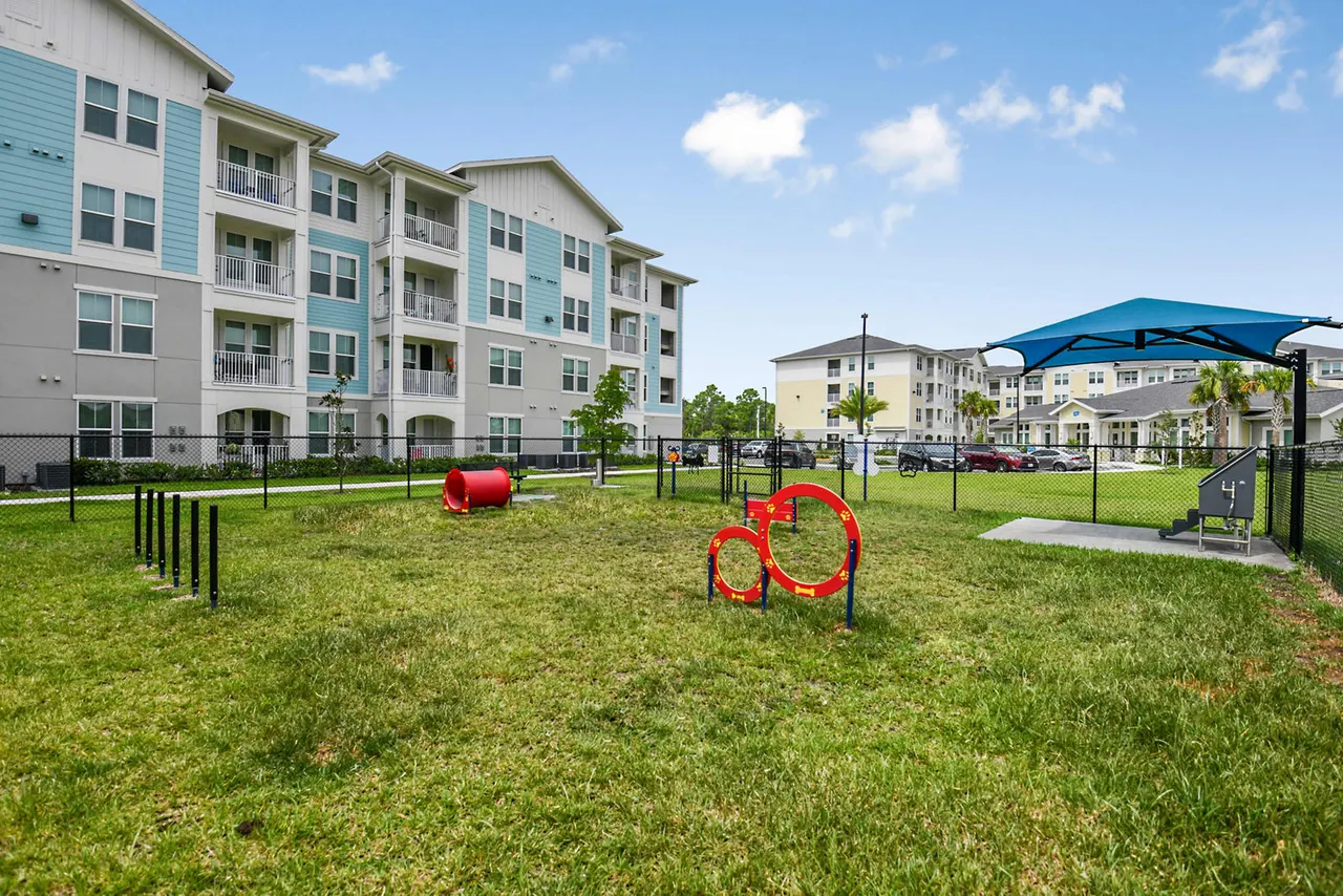 Isla Apartments